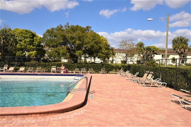 Building Photo - 4233 La Sorrento Ct