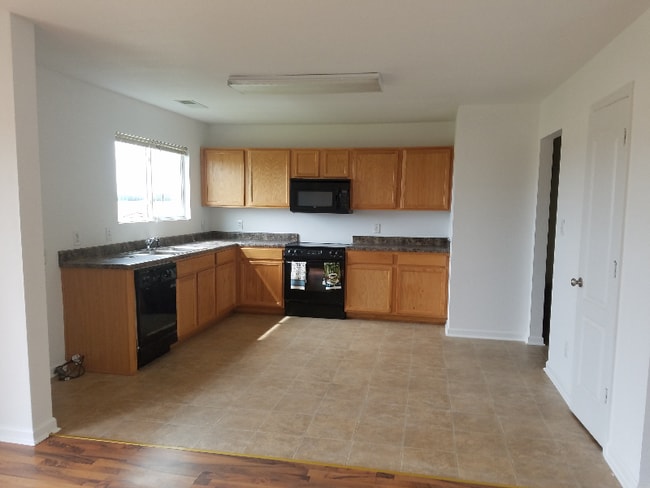 Building Photo - 3207 Avalon Lake Dr SW
