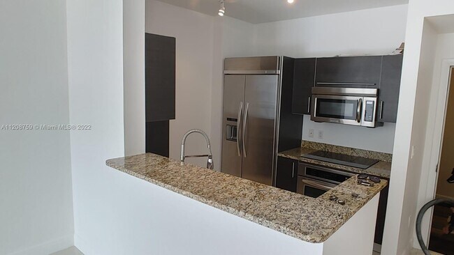 Building Photo - 552 Okeechobee Blvd