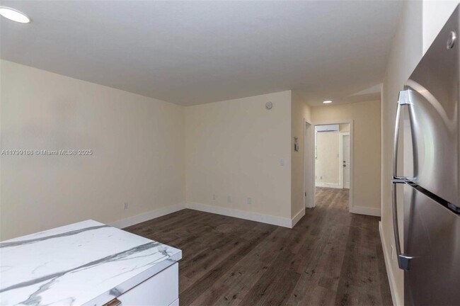 Foto del edificio - 1140 71st St