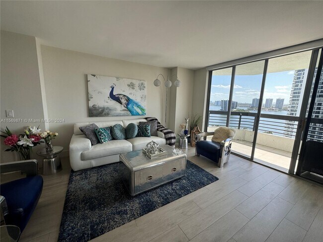 Foto del edificio - 3500 Mystic Pointe Dr