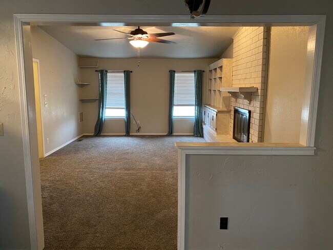 Building Photo - 2305 Heritage Trl