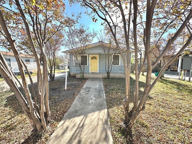 Building Photo - 7305 Bennett Ave