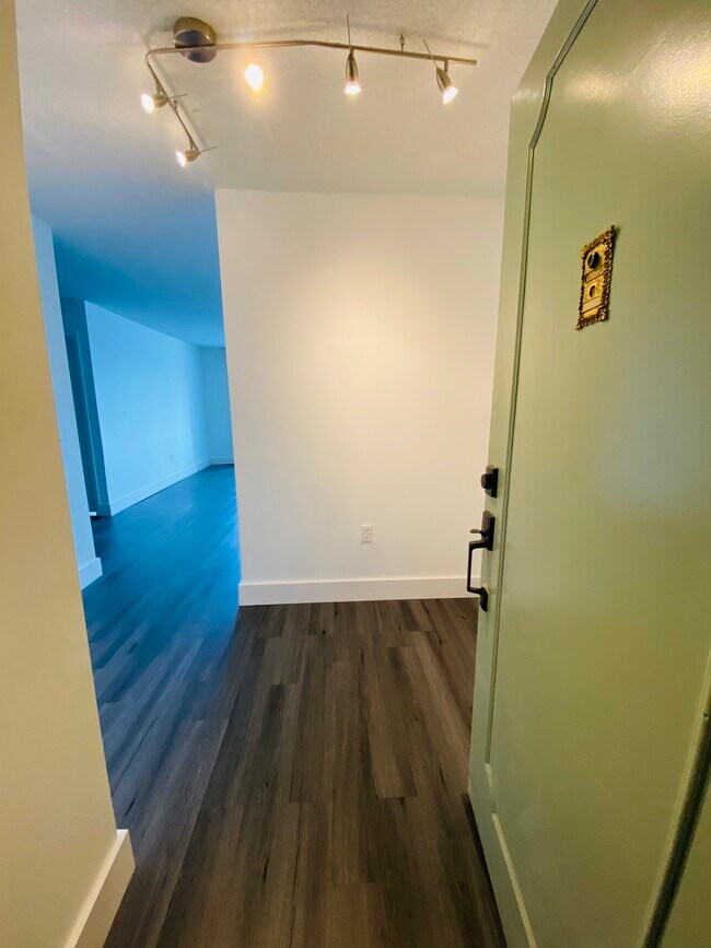 Building Photo - 6801 SW 147th Ave
