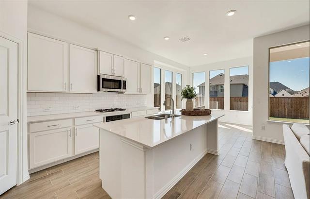 Building Photo - 1112 Water Canna Dr