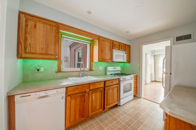 Foto del edificio - 384 S Wolf Rd