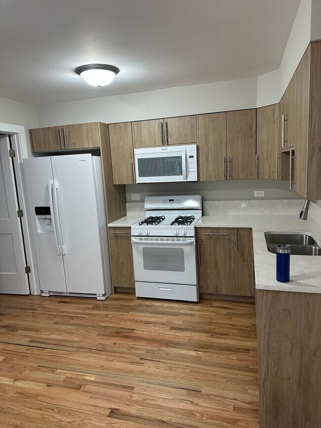 Foto del edificio - 921 Sunset Ridge Dr