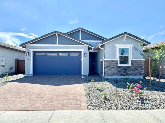 New 5-Bedroom Home in Phoenix with Upgrade... - New 5-Bedroom Home in Phoenix with Upgrade...