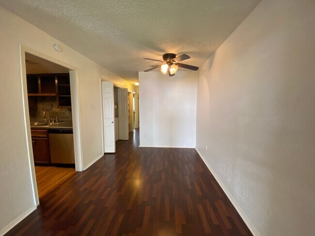 Building Photo - 4406 Avenue A