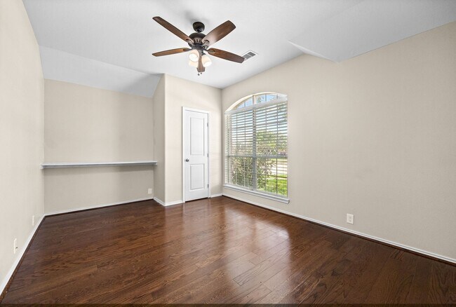 Foto del edificio - 5402 Hickory Harvest Dr