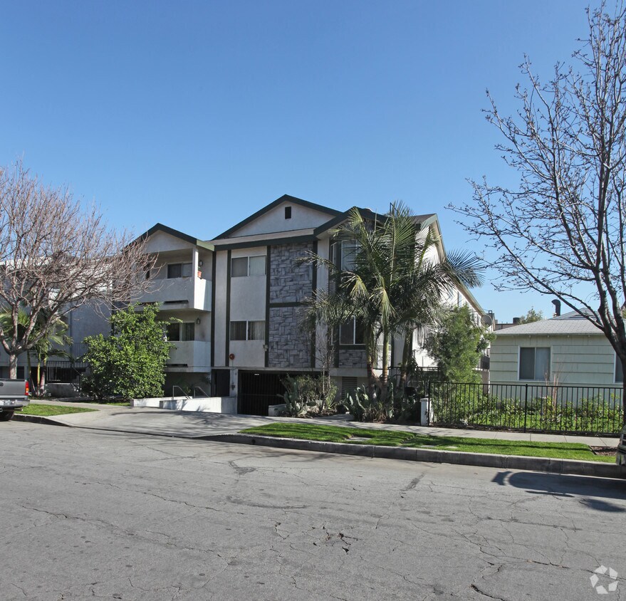 Primary Photo - 286 W Tujunga Ave