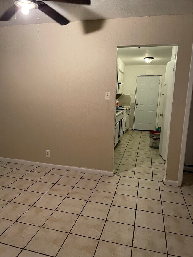 Building Photo - 419 Fisher St