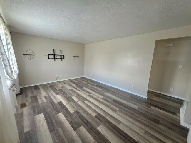 Foto del edificio - 709 E 1300 N St