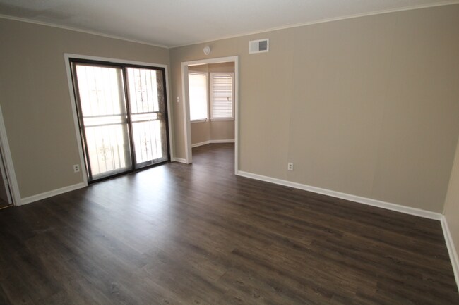 Building Photo - 5160 Rolling Meadows Dr