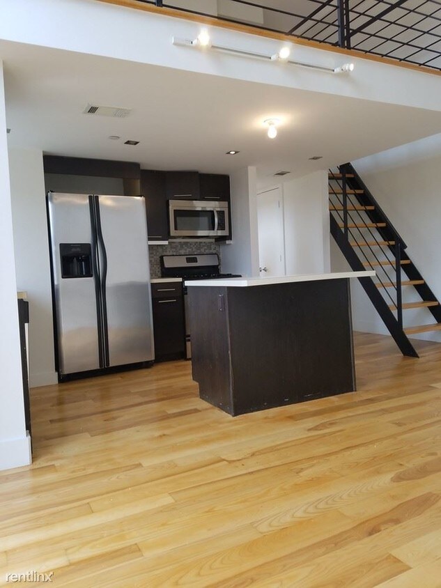 Primary Photo - 320 Bedford Ave