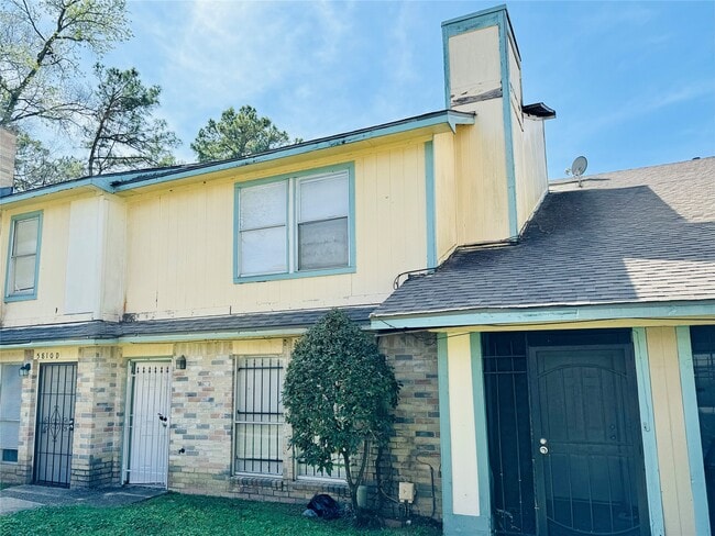 Foto del edificio - 5810 Twisted Pine Ct