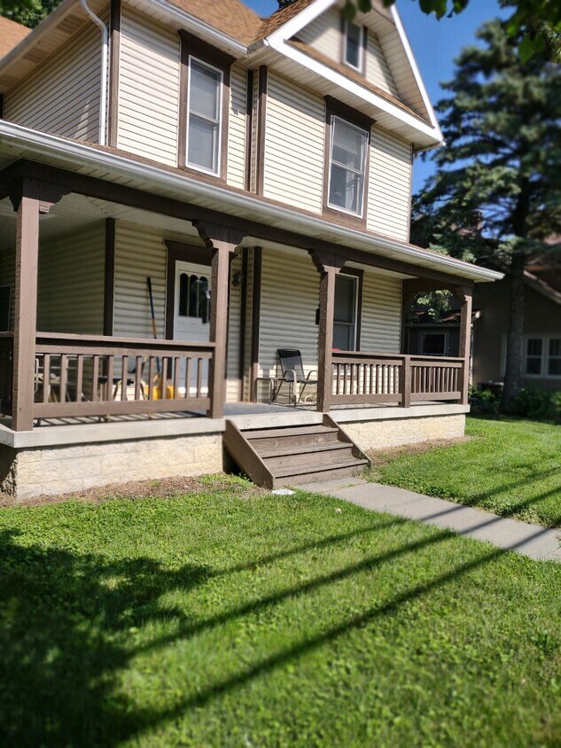 Front - 439 N Main St