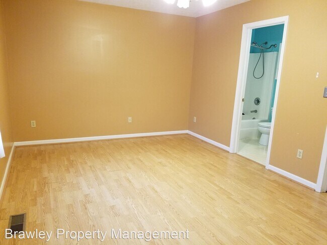 Building Photo - 3 br, 2 bath House - 327 E. Cardinal Glen Dr