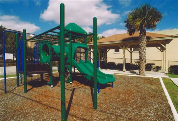 Building Photo - 819 N Sapodilla Ave