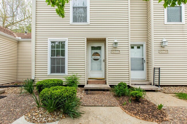 Building Photo - Charming town home in Park Hill School Dis...