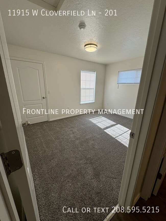 Building Photo - 11915 W Cloverfield Ln