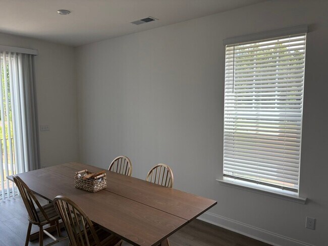 Foto del edificio - 15359 Ballancroft Pkwy