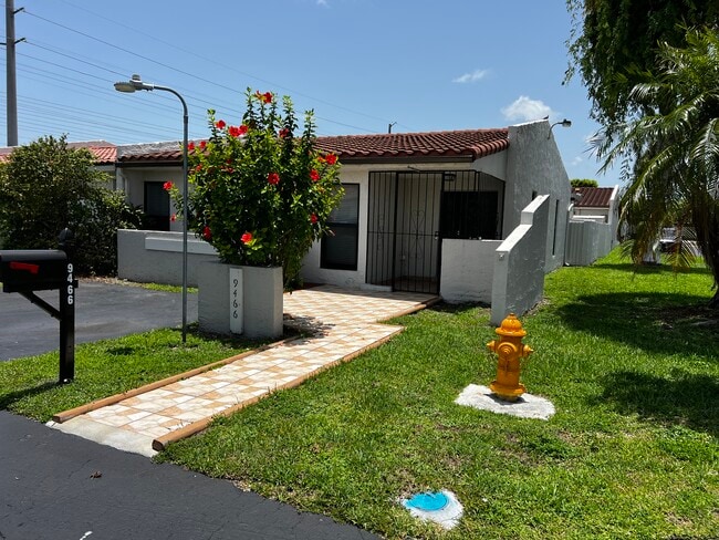 Foto del edificio - 9466 SW 6th Terrace