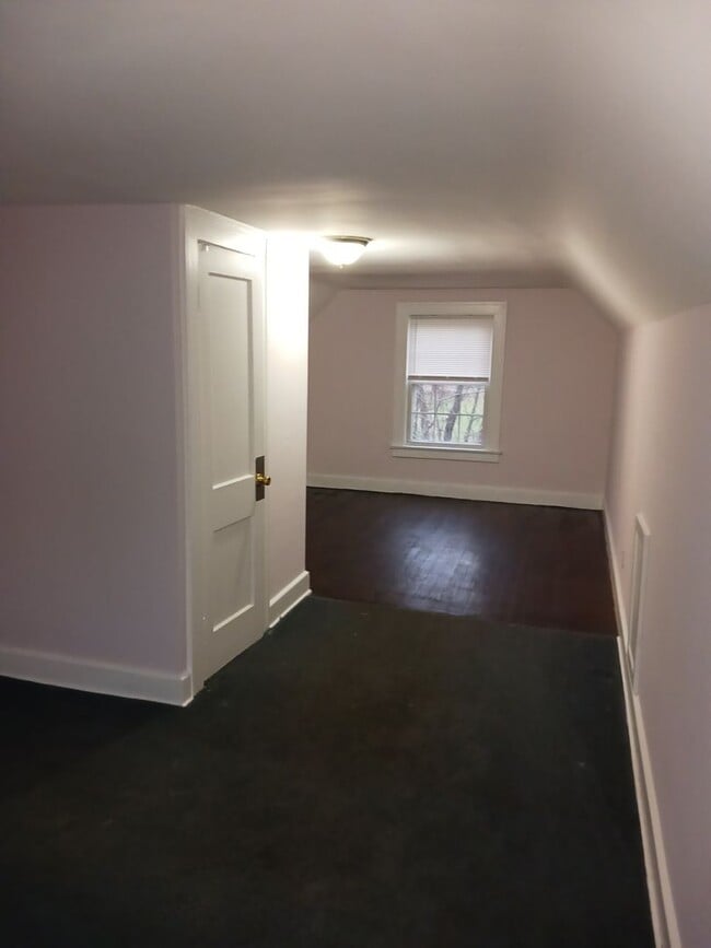 Building Photo - 173 Upland Avenue