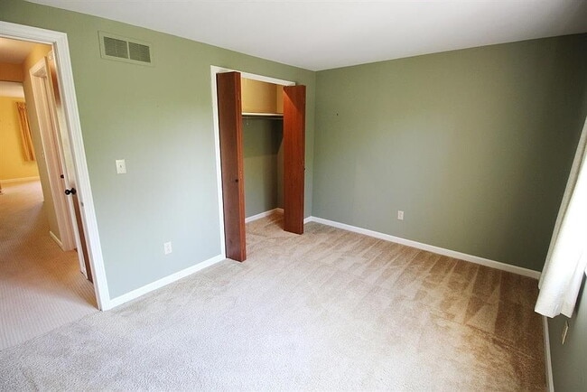 Building Photo - 80 Groton Dr