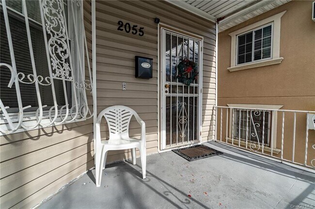 Building Photo - 2055 Strang Ave