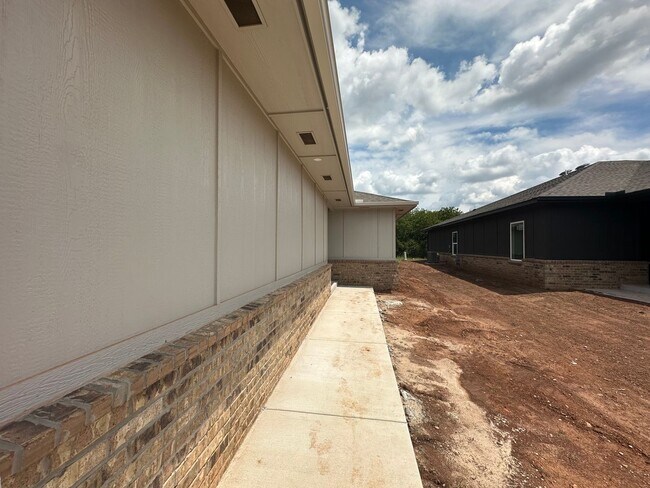 Foto del edificio - D - Oak Hollow Duplex