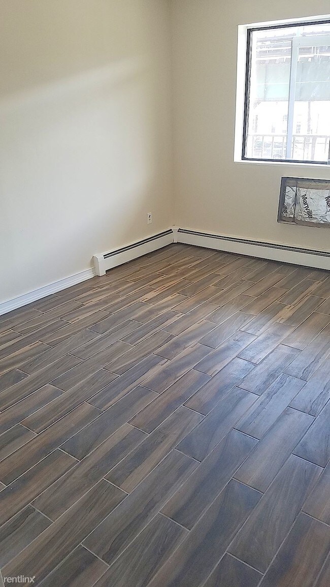 Foto del edificio - 2420 31st St