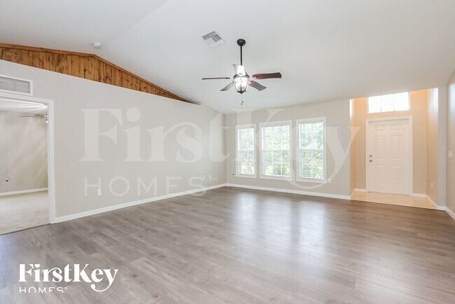 Foto del edificio - 2329 Chipley Ave