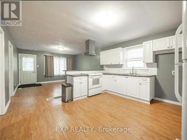 Building Photo - 29 Rockwood Ave