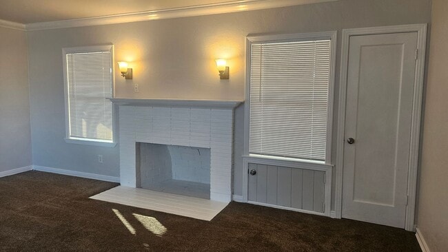 Foto del edificio - WOW!  Very Nice Updateds 3/1 Near Chestnut...