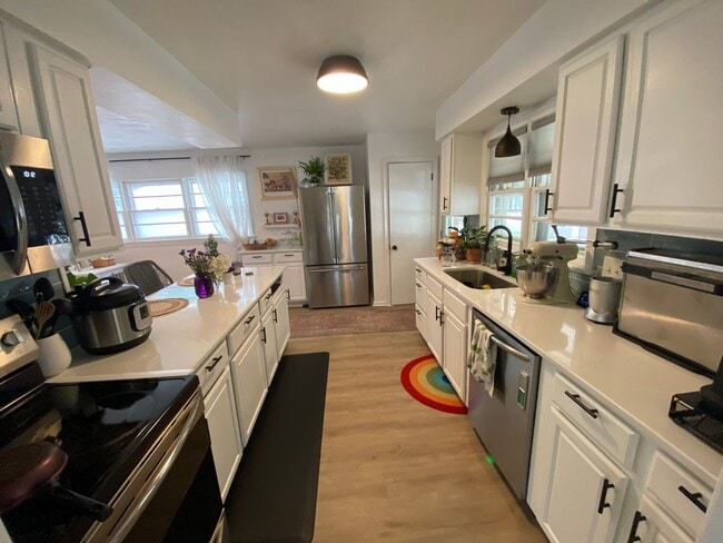 Foto del edificio - Charming Ranch Style Home - On Corner Lot!