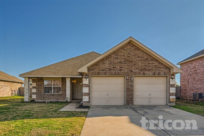 Building Photo - 208 Silver Spur Dr