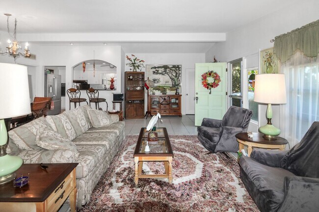 Foto del edificio - 1660 Juniper Dr