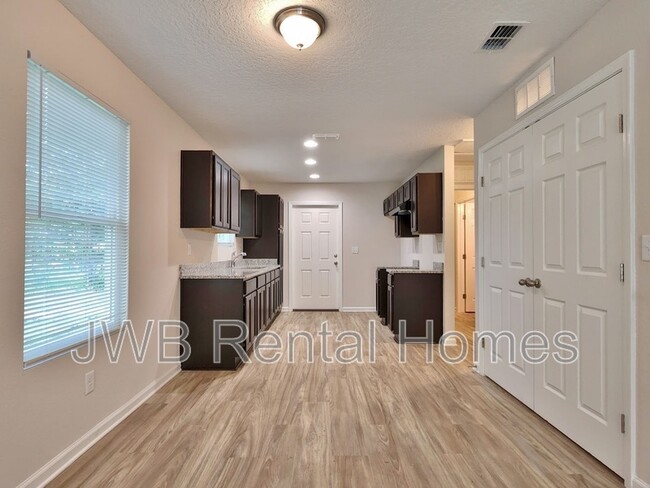 Building Photo - 2214 Spires Ave