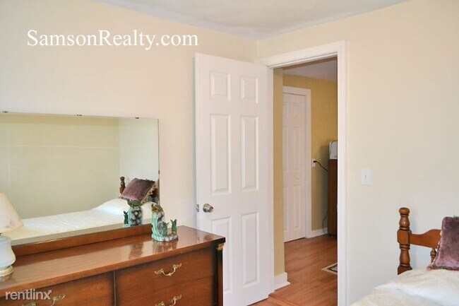 Building Photo - 1 br, 1 bath Condo - 182 Ives St 2 Unit 2