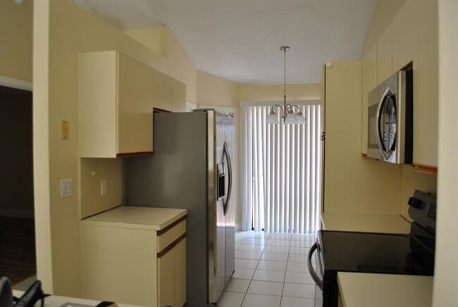Foto del edificio - 3687 Collinwood Ln