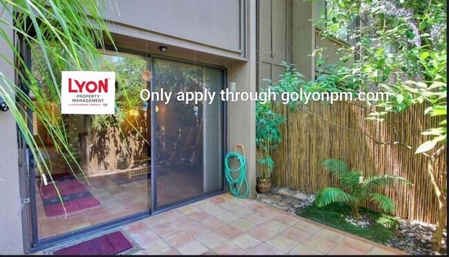 Building Photo - Resort Style Townhome - Available Now!