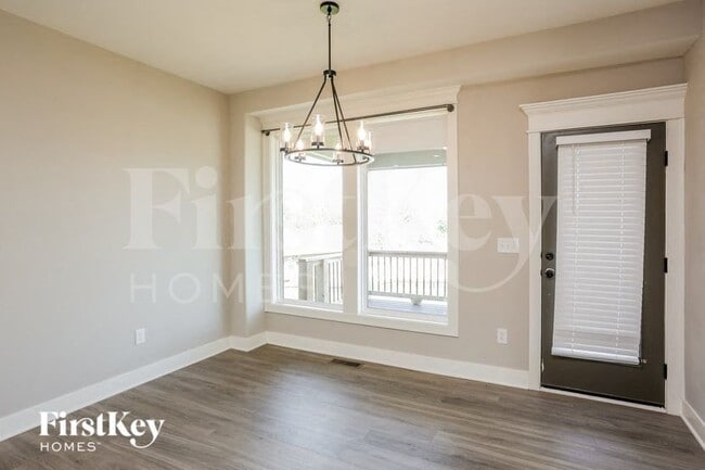 Building Photo - 2217 NE Janessa Dr