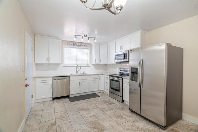 Building Photo - 3005 Little Wood Ln