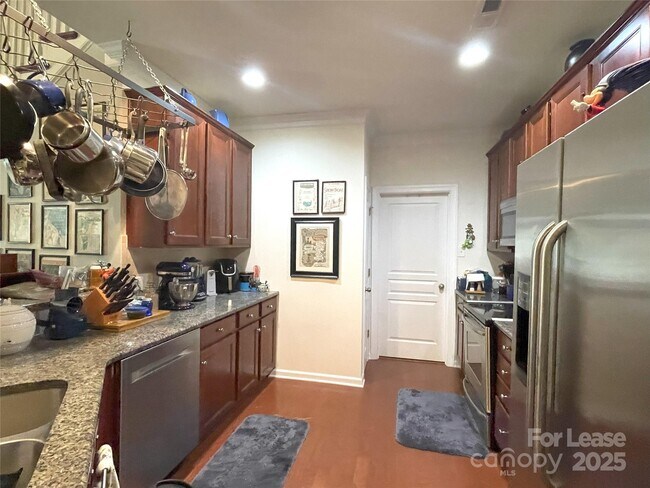 Foto del edificio - 8449 Loxton Cir