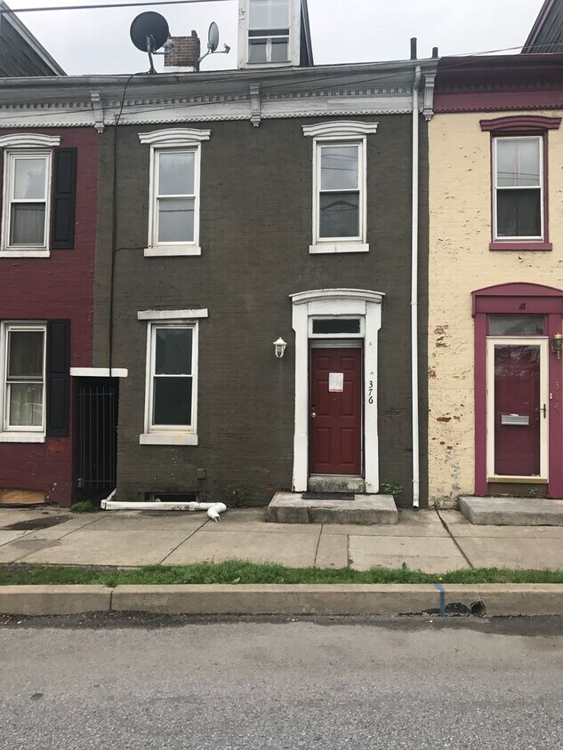 Foto principal - Coming Soon - Spacious 3 Bedroom, 1 Bath H...