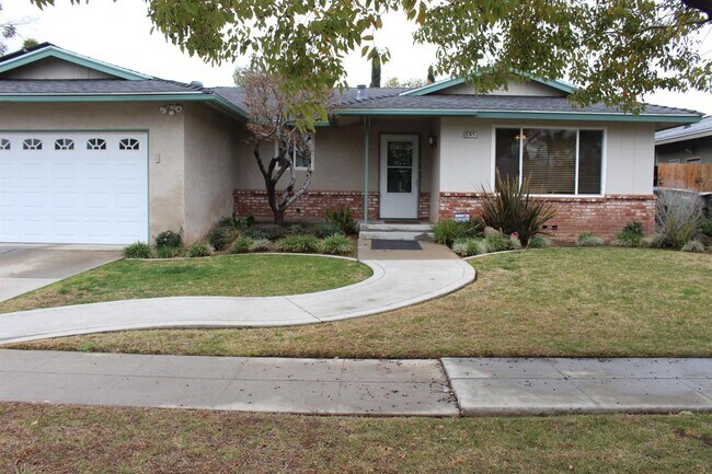 Foto del edificio - 6515 N Dearing Ave