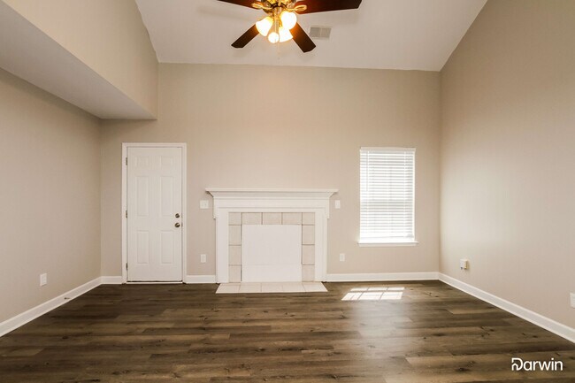 Building Photo - 2400 Summer Meadow Ct