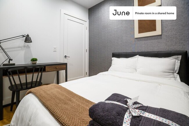Foto del edificio - Private bedroom in 4 bed/1.5 bath Home