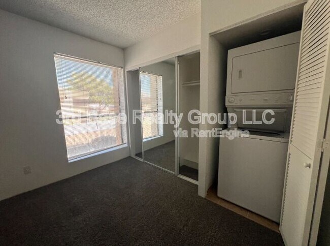 Building Photo - 3601 W Tierra Buena Ln